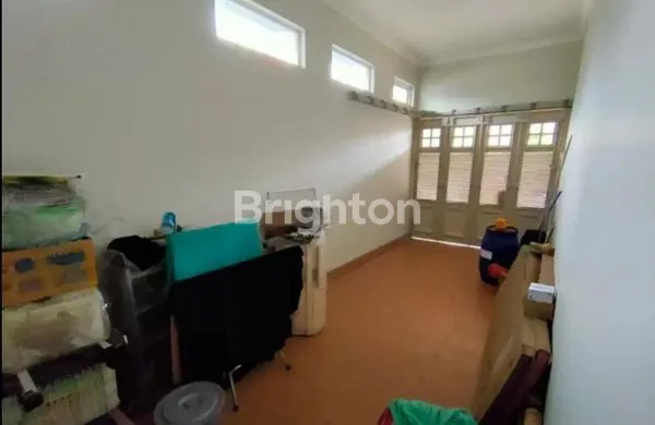 image RUMAH BAGUS 3 LANTAI DI TAMAN MERUYA ILIR KEBON JERUK JAKARTA BARAT  (8)