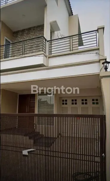 image RUMAH BAGUS 3 LANTAI DI TAMAN MERUYA ILIR KEBON JERUK JAKARTA BARAT  (1)
