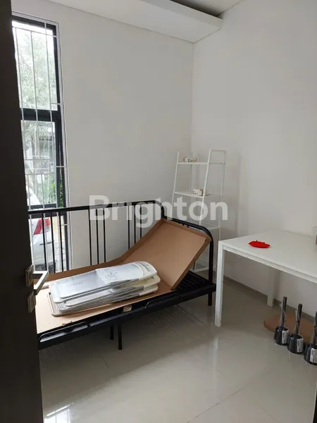 image RUMAH CANTIK MINIMALIS MODERN DI TANGERANG SELATAN (5)