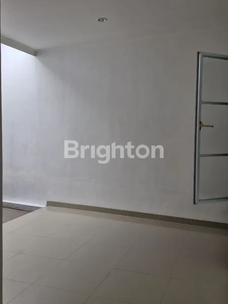 image RUMAH SIAP HUNI BARU RENOVASI DI LIMUS PRATAMA REGENCY (3)