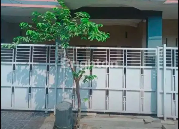 image RUMAH 2 LANTAI DEKAT ALUN ALUN (1)