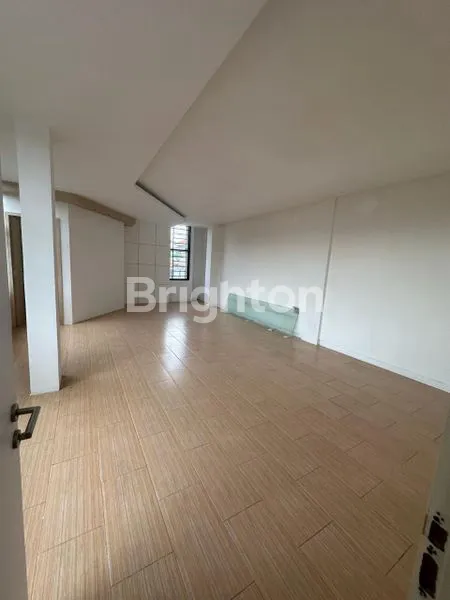 image FULL RENOVASI RUKO HOOK 3 LANTAI RUNGKUT (4)