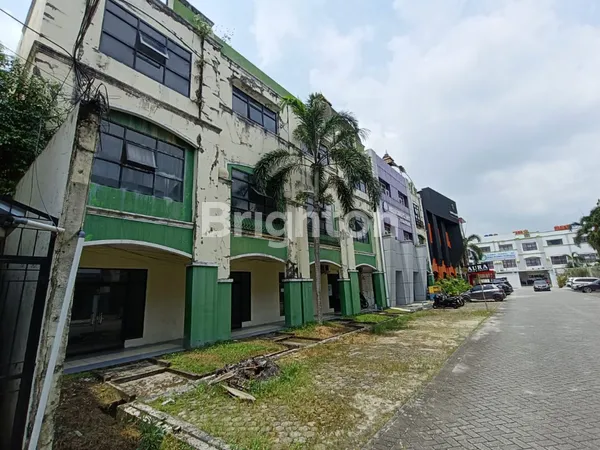 image RUKO 3 LANTAI LOKASI DI JALAN SUDIRMAN PEKANBARU (2)