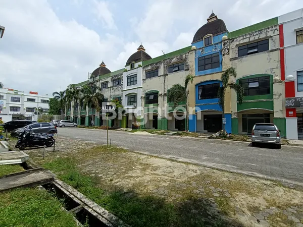image RUKO 3 LANTAI LOKASI DI JALAN SUDIRMAN PEKANBARU (3)