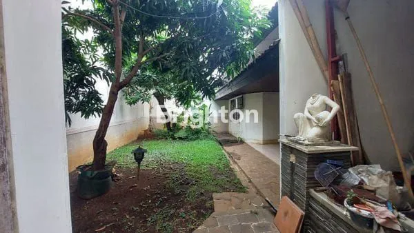 image RUMAH BESAR DAN LUAS SIAP HUNI DEKAT BANDARA PURI ANJASMORO SEMARANG (5)