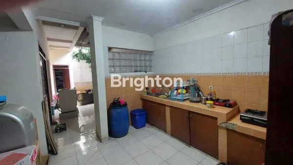 image RUMAH BESAR DAN LUAS SIAP HUNI DEKAT BANDARA PURI ANJASMORO SEMARANG (4)