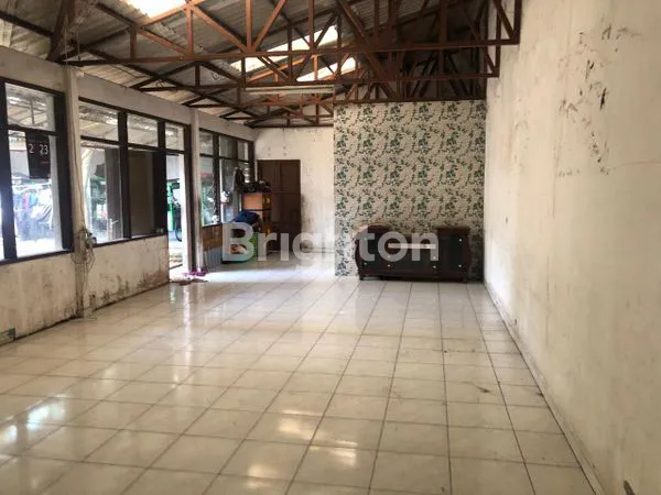 image RUMAH DAN RUANG UNTUK KERJA YANG LUAS SAYAP MOH. TOHA (7)