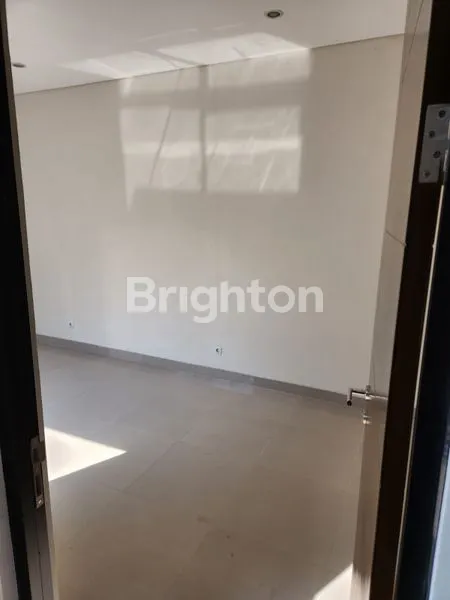 image RUMAH EAST TERRACE PURI METLAND (2)