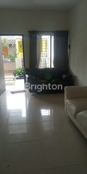 image RUMAH DI CLUSTER GREEN LAKE PAMULANG (2)