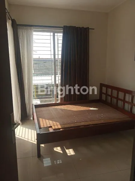 image RUMAH DI CLUSTER GREEN LAKE PAMULANG (6)