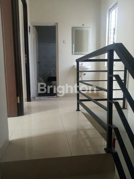 image RUMAH DI CLUSTER GREEN LAKE PAMULANG (8)