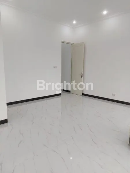 image RUMAH SIAP HUNI BARU GRESS MINIMALIS 2 LT DI MULYOSARI UTARA SURABAYA  (5)