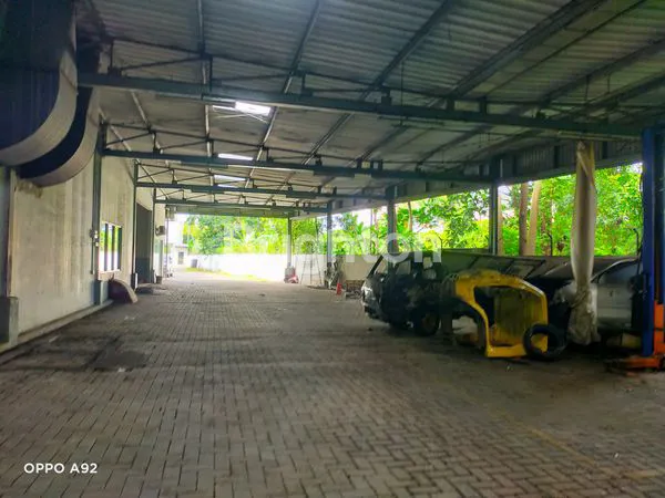 image EKS BANGUNAN BENGKEL MASIH BAGUS DI PINGGIR JALAN BESAR SEMARANG TIMUR (7)