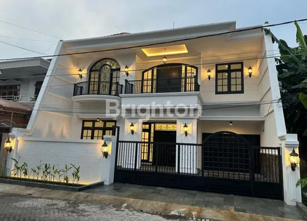 image MANYAR NEW COLONIAL MODERN STYLE ROW JALAN 3 MOBIL (1)
