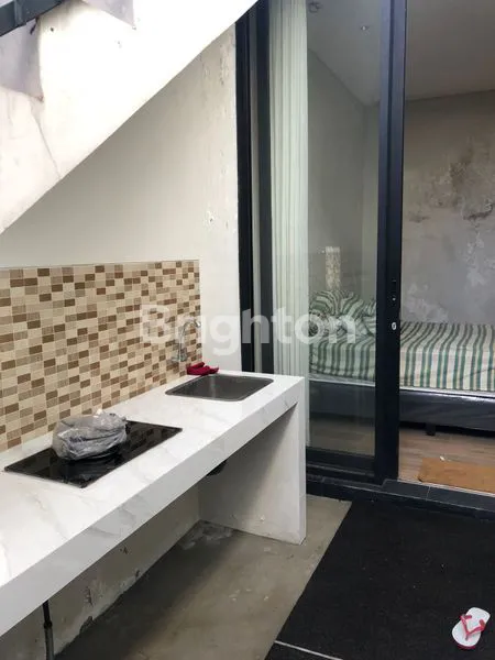 image VILLA 2 LANTAI FULL FURNISH SIAP DIHUNI BERLOKASI DI PERUMAHAN KINGSPARK (8)