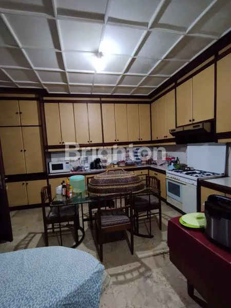 image RUMAH MEWAH 2 LT DENGAN PLAFON YANG INDAH DI SAYAP SETIABUDI (6)