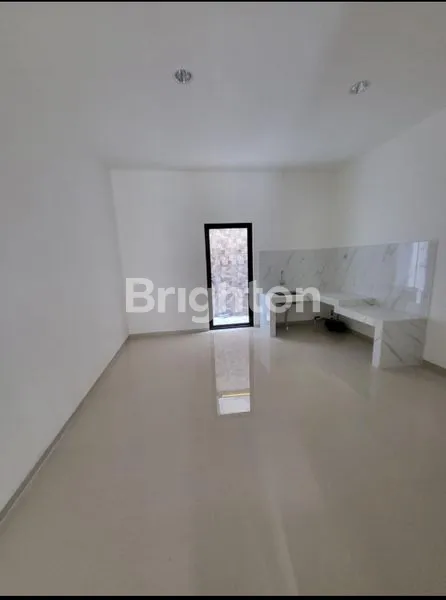 image RUMAH BARU JELAMBAR SIAP HUNI 3 LANTAI (2)