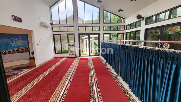 image EXCLUSIVE HOUSING IN SOUTH OF JAKARTA (3)