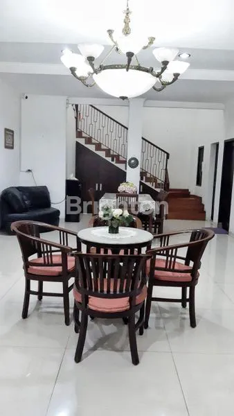 image RUMAH 2 LANTAI TEBET DEKAT JALAN MT HARYONO JAKARTA SELATAN (1)