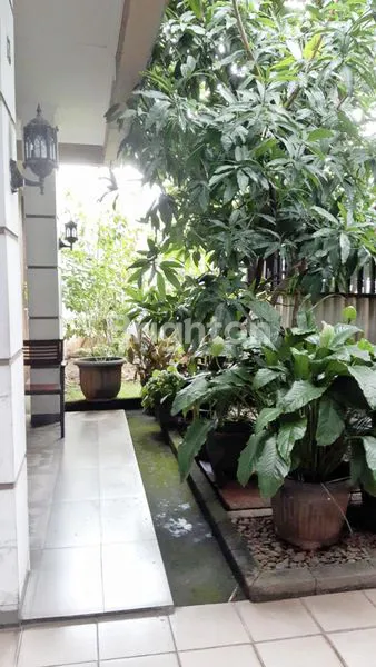 image RUMAH 2 LANTAI TEBET DEKAT JALAN MT HARYONO JAKARTA SELATAN (5)