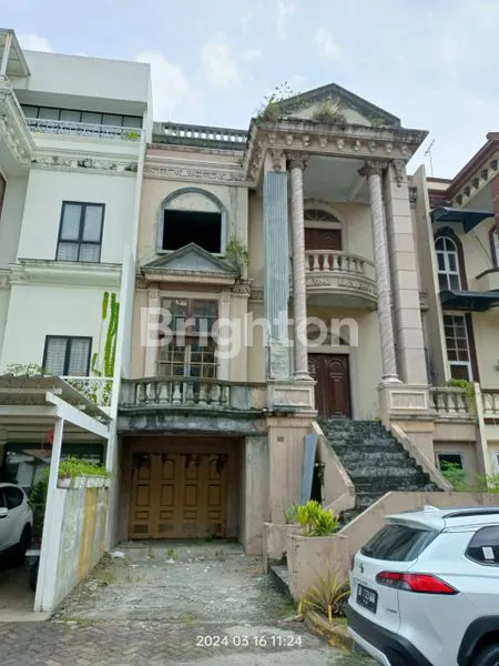 image RUMAH THE PALACE RESIDENCE MEDAN POLONIA (1)