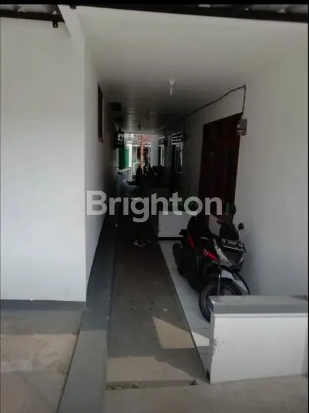 image RUMAH COCOK UNTUK USAHA DI LOKASI STRATEGIS DEKAT KAMPUS (4)