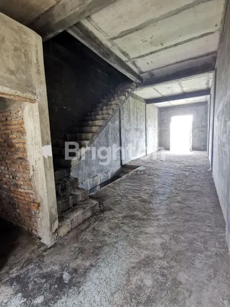 image RUKO PEKARANGAN LUAS HADAP KANAL (7)