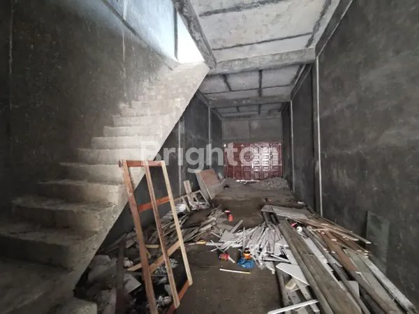 image RUKO PEKARANGAN LUAS HADAP KANAL (5)