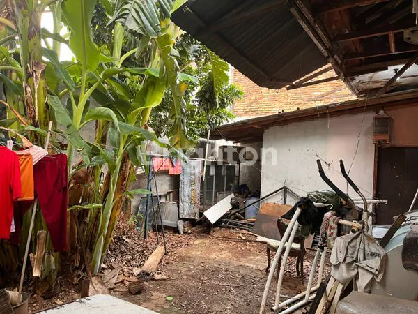 image RUMAH BESAS BANJIR LT 495M² + 3 TOKO DI GALAXY BEKASI (6)