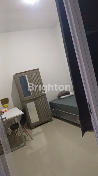 RUMAH KOS EKSKLUSIF 27 KAMAR  FULL PENGHUNI BELAKANG UNS