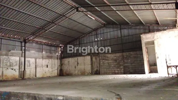 TANAH DAPAT GUDANG, JALAN PANJANG, KEBON JERUK, JAKARTA BARAT, EX GUDANG LUAS TANAH 400 M2, UK. 20X 20, COCOK UNTUK GUDANG, WORK SHOPHOME INDUSTRI, PINGGIR JALAN RAYA, HADAP BARAT DAYA, BUTUH RENOVASI, ADA PARKIR KHUSUS KONTAINER.