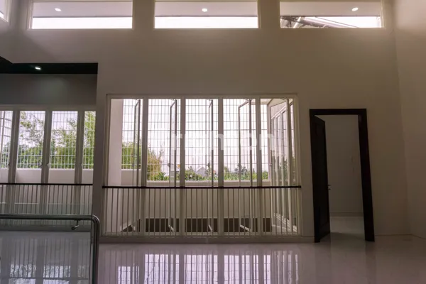 image CITRALAND BARU CLUSTER TERDEPAN FENGSHUI CIAMIK SPLIT LEVEL DEKAT CLUB HOUSE (5)