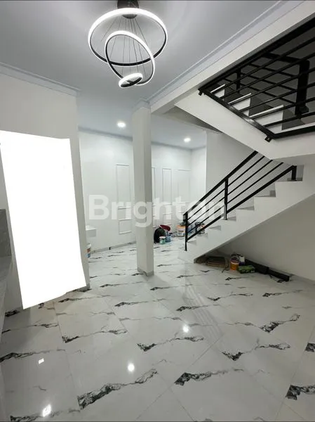 image RUMAH BARU DIBANGUN, TANJUNG DUREN SELATAN, UK. 3,5 X 21 M2, 3 LANTAI, HADAP SELATAN, CARPORT 2 MOBIL BESAR, DEKAT TOL, PASAR KOPRO, SEKOLAH UMUM, ROW 2 MOBIL, BEBAS BANJIR, HARGA MSH NEGO (1)