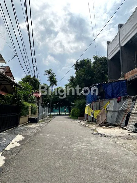 image RUMAH BARU DIBANGUN, TANJUNG DUREN SELATAN, UK. 3,5 X 21 M2, 3 LANTAI, HADAP SELATAN, CARPORT 2 MOBIL BESAR, DEKAT TOL, PASAR KOPRO, SEKOLAH UMUM, ROW 2 MOBIL, BEBAS BANJIR, HARGA MSH NEGO (3)