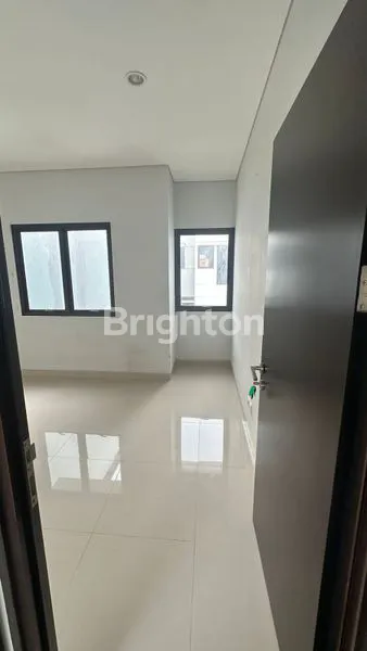 image RUMAH MEWAH 2 LANTAI DI CIMANGGIS GOLF ESTATE (3)