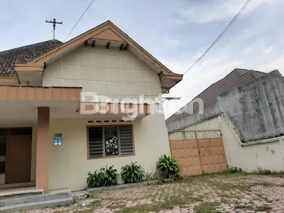 image RUMAH DI BURING KLOJEN MALANG (3)