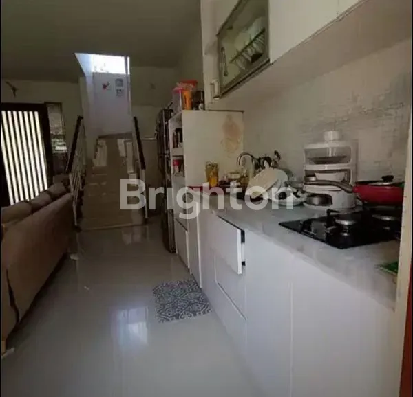 image RUMAH 2 LANTAI DI CLOVERHILL RESIDENCES KREO LARANGAN (4)