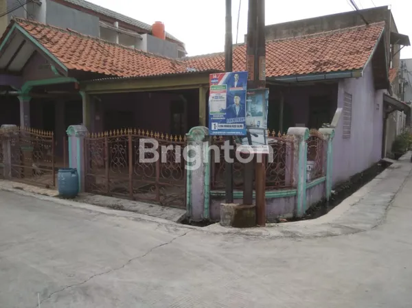 RUMAH HOOK BESAR DEKAT KAWASAN INDUSTRI KARAWANG JABABEKA MURAH SIAP HUNI