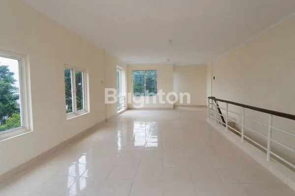 image RUKO POJOK 3 LANTAI DI SAWOJAJAR KOTA MALANG (4)