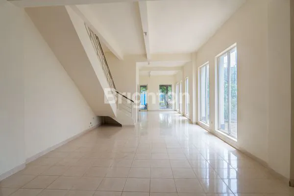 image RUKO POJOK 3 LANTAI DI SAWOJAJAR KOTA MALANG (6)