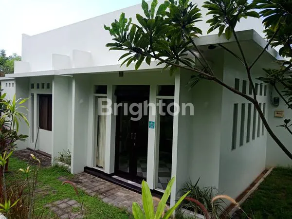 image VILLA DEKAT PANTAI MELASTI (1)