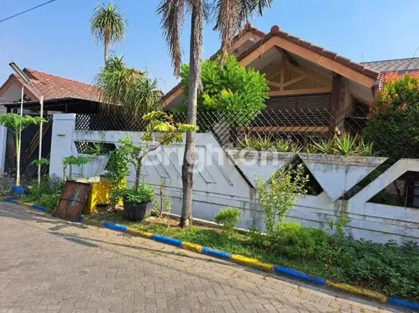 image RUMAH SECOND LUAS DI RUNGKUT, DEKAT UPN DAN MERR (1)