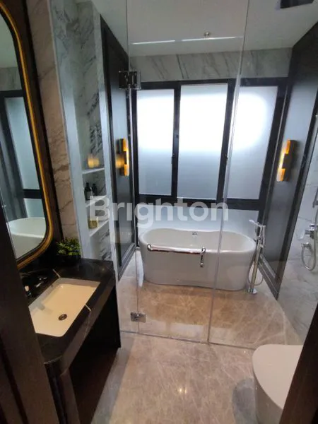 image RUMAH MEWAH 3 LANTAI DENGAN LIFT & FULL MARBLE IMPORT, CLUSTER TRESOR, PUSAT BSD CITY, TANGERANG (10)