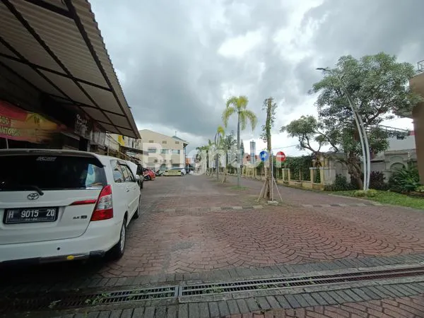 image 2 RUKO JEJER DENGAN PARKIRAN YANG LUAS DEKAT ARTOS MALL MAGELANG (3)
