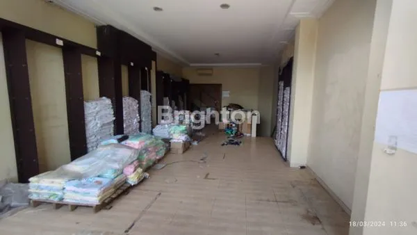 image 2 RUKO JEJER DENGAN PARKIRAN YANG LUAS DEKAT ARTOS MALL MAGELANG (6)