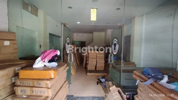 image 2 RUKO JEJER DENGAN PARKIRAN YANG LUAS DEKAT ARTOS MALL MAGELANG (8)