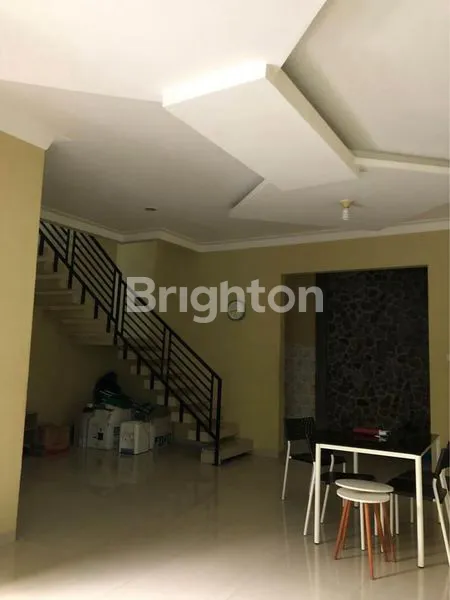 image TOWNHOUSE TENGAH KOTA PALEMBANG (2)
