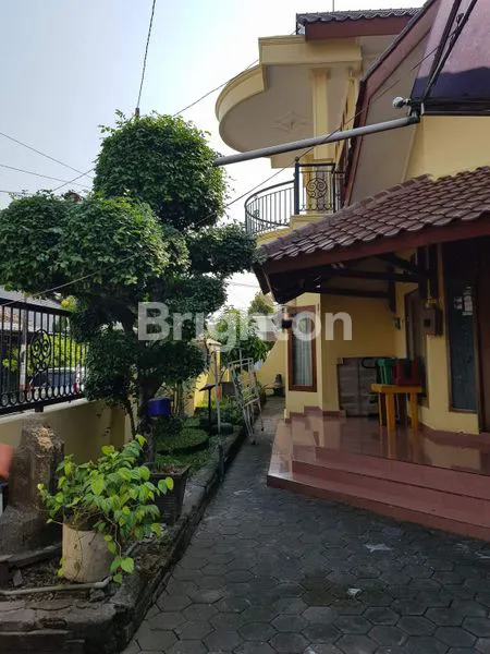 image DIJUAL RUMAH MEWAH 2 LANTAI (4)