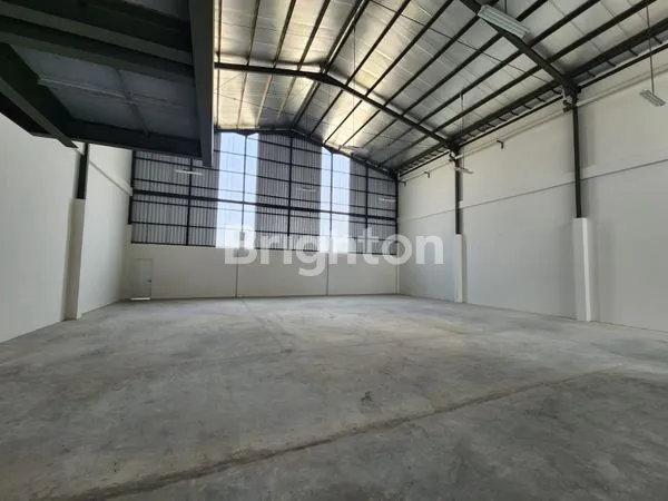 image *BARU GRESSS !! DISEWAKAN GUDANG DI KOMPLEK GUDANG AKR, GRESIK* (3)