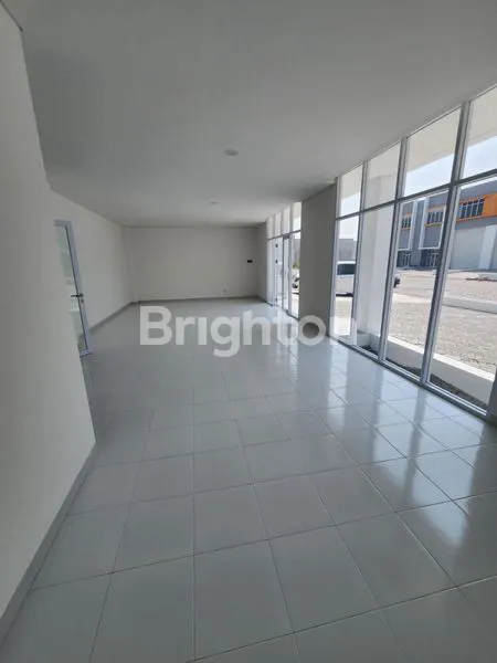 image *BARU GRESSS !! DISEWAKAN GUDANG DI KOMPLEK GUDANG AKR, GRESIK* (5)